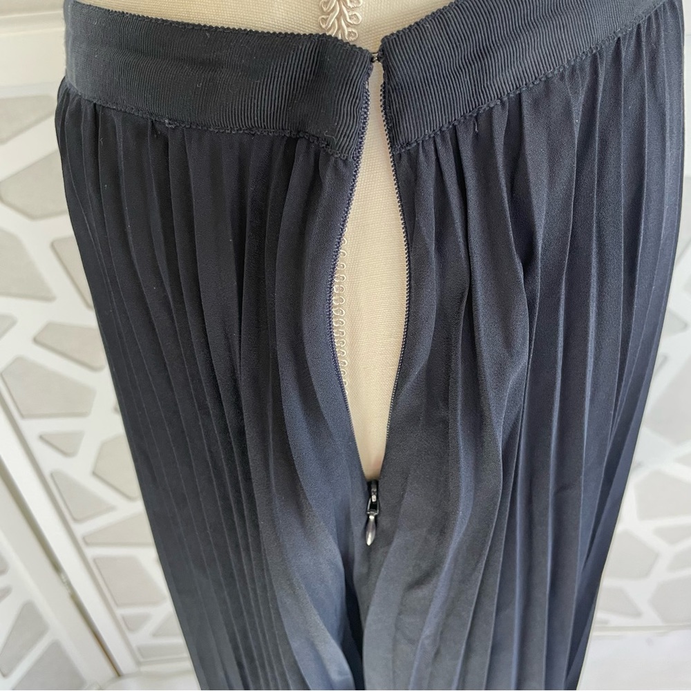 Banana Republic Pleated Midi Skirt Navy Sz 8 EUC - Picture 10 of 16
